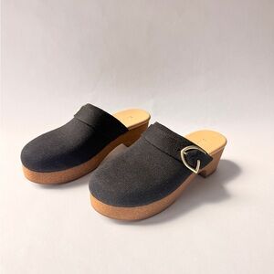 NWOT Rothy’s “classic” clogs